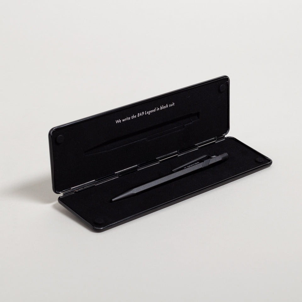 Caran d’Ache Kugelschreiber 849 Black Code schwarz – Kugelschreiber