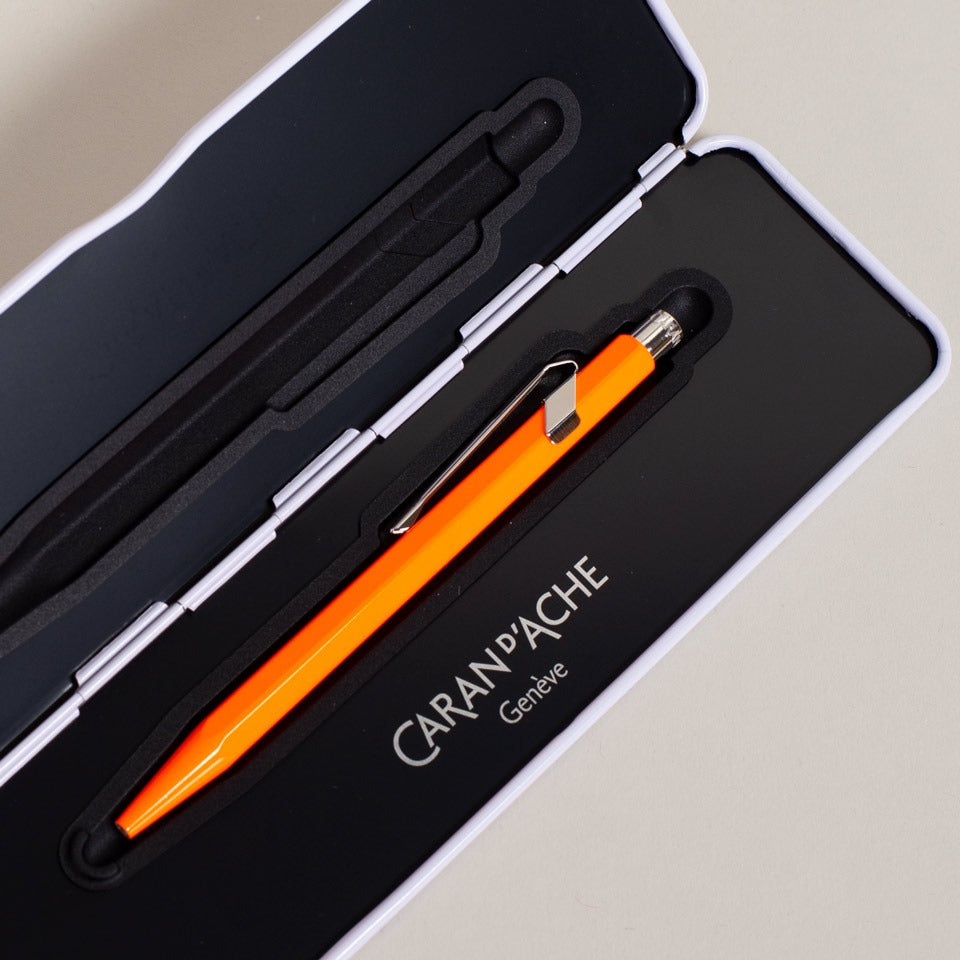 Caran d’Ache Kugelschreiber Fluo 849 mit Etui – Kugelschreiber