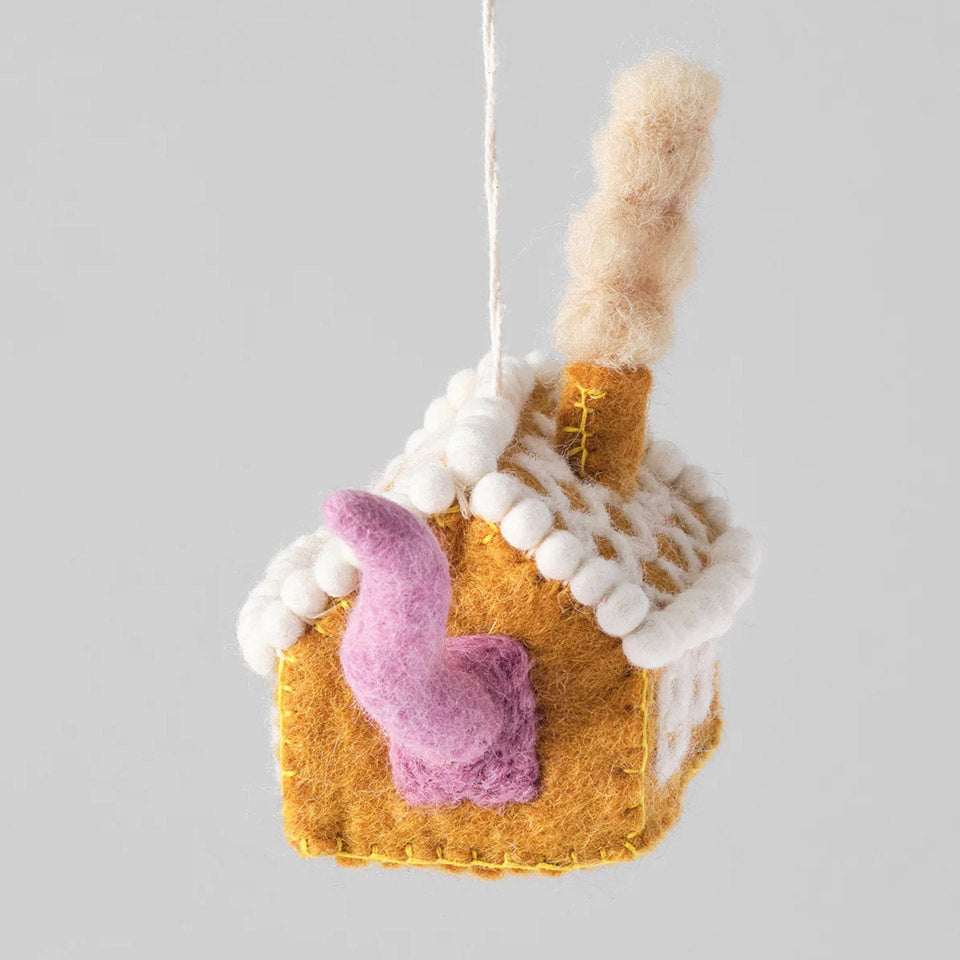 Wrap Filzanhänger Katze im Lebkuchenhaus – Dekoration
