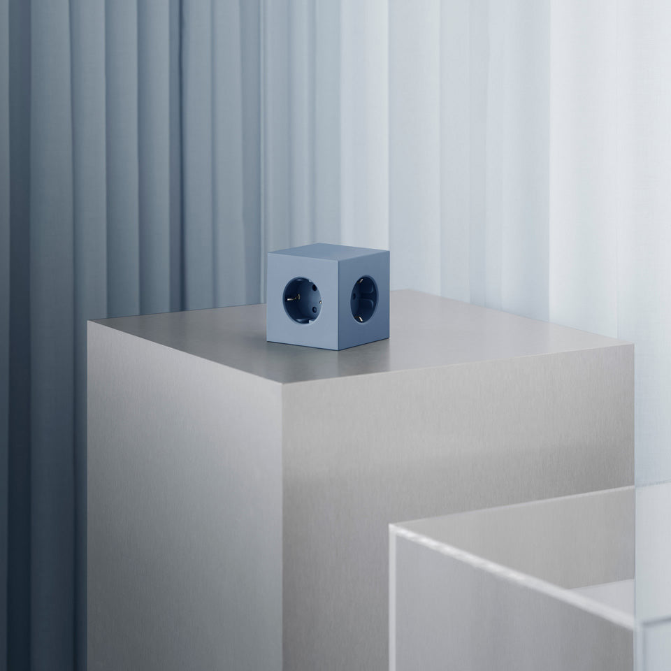 Avolt Square 1 Mehrfachsteckdose shark blue – Steckdosen