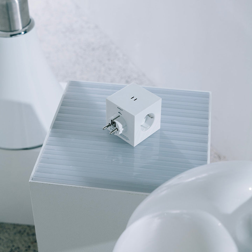 Avolt Square 2 Steckdose opal white Martinelli Luce – Steckdosen