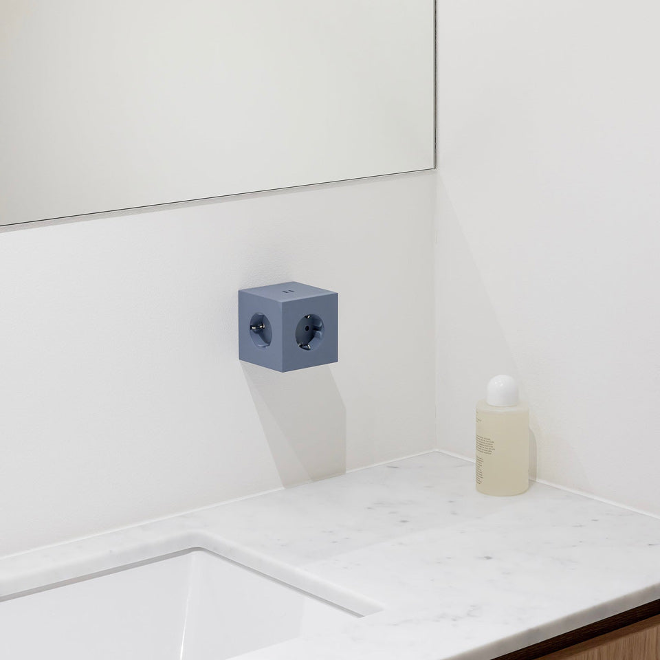 Avolt Square 2 Steckdose blau – Steckdosen