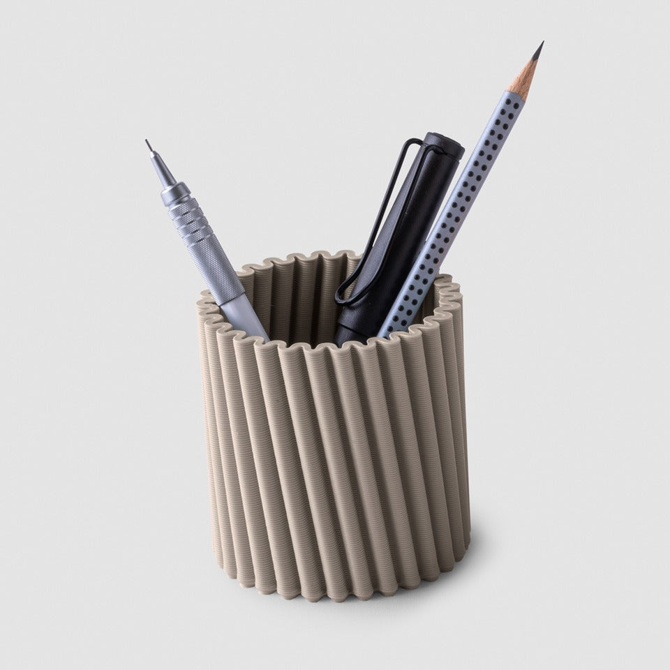 bene Stiftbecher Tilted Pot – Becher