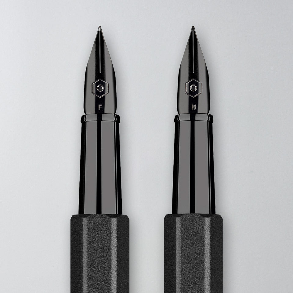 Caran d’Ache Füllfederhalter 849 Black Code schwarz – Füllfederhalter