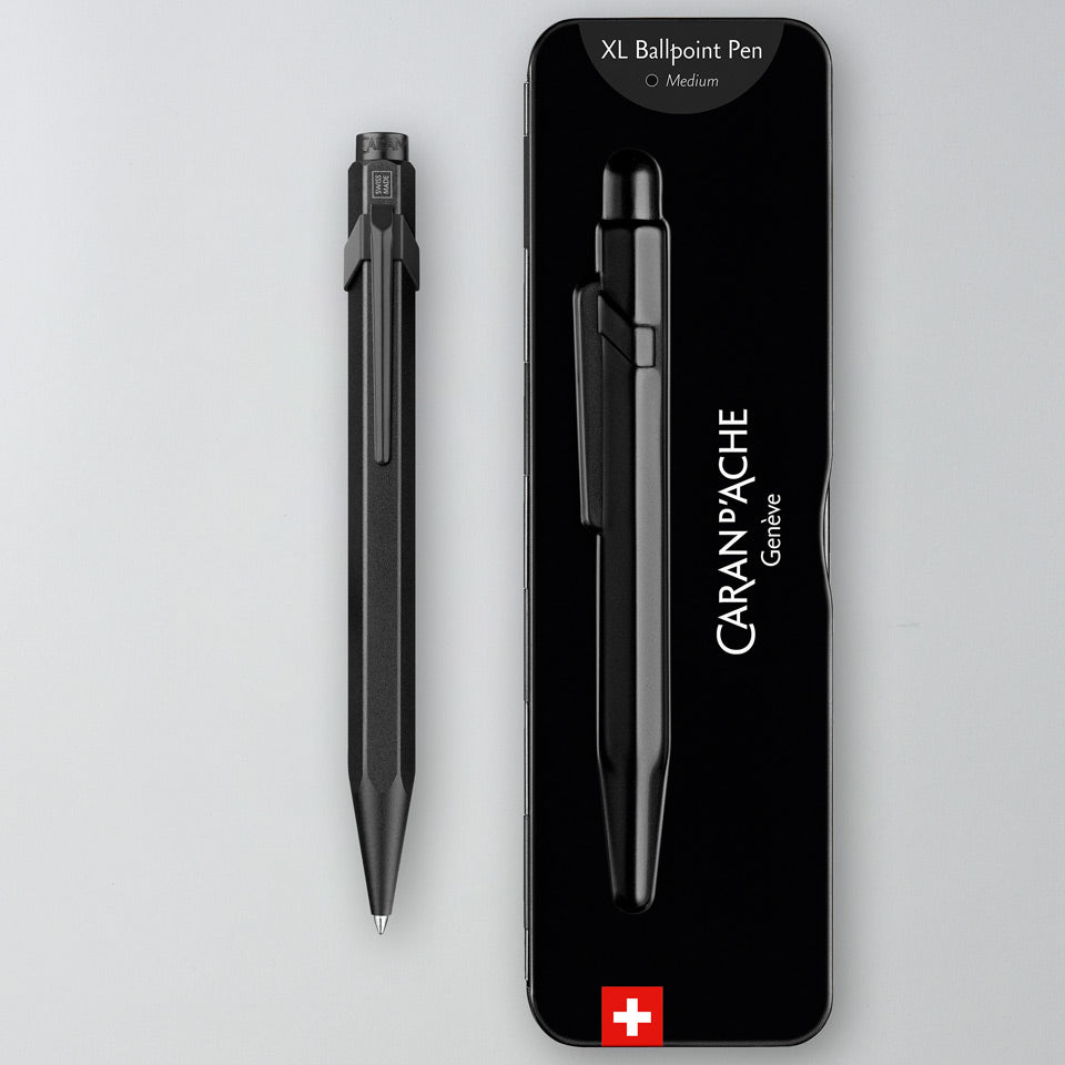 Caran d’Ache Kugelschreiber XL 849 Black Code schwarz – Kugelschreiber