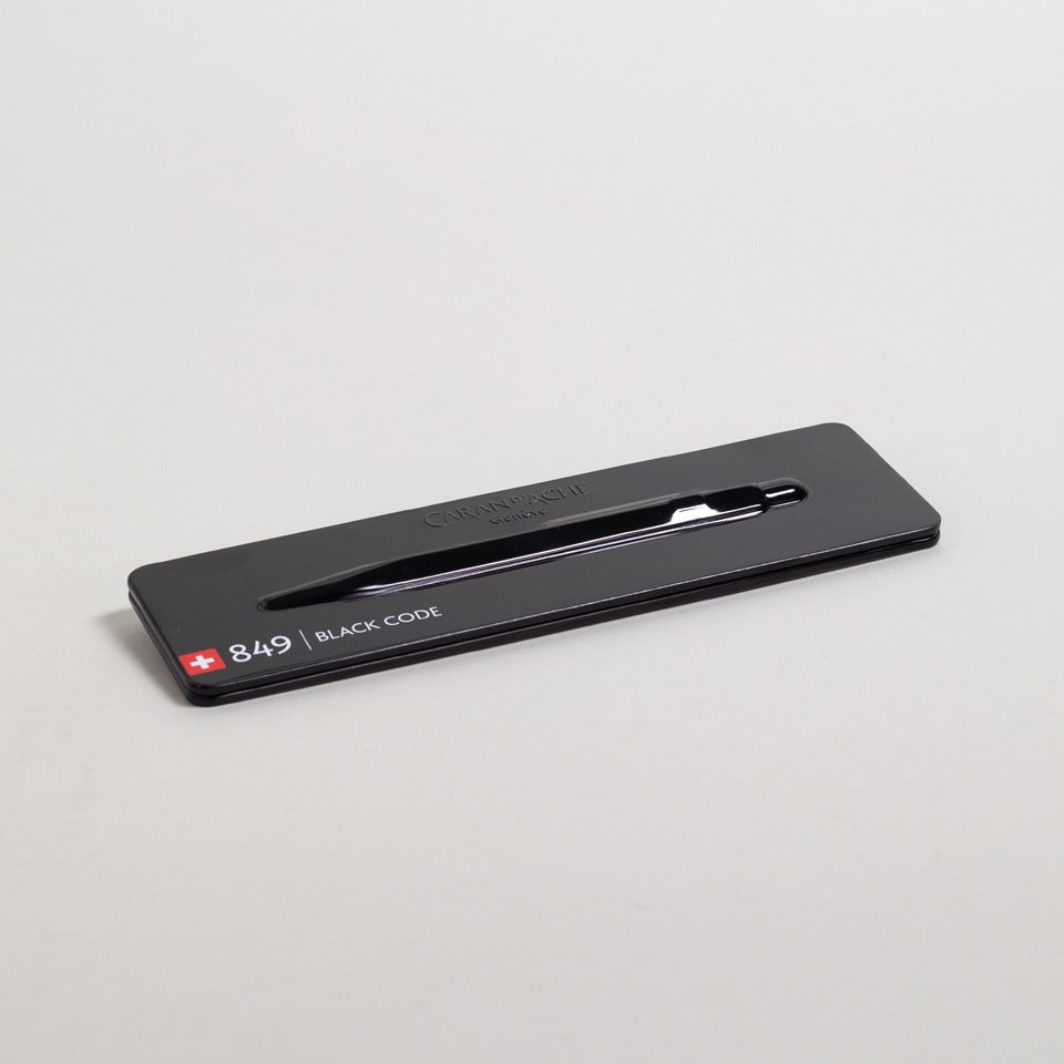 Caran d’Ache Kugelschreiber 849 Black Code schwarz – Kugelschreiber