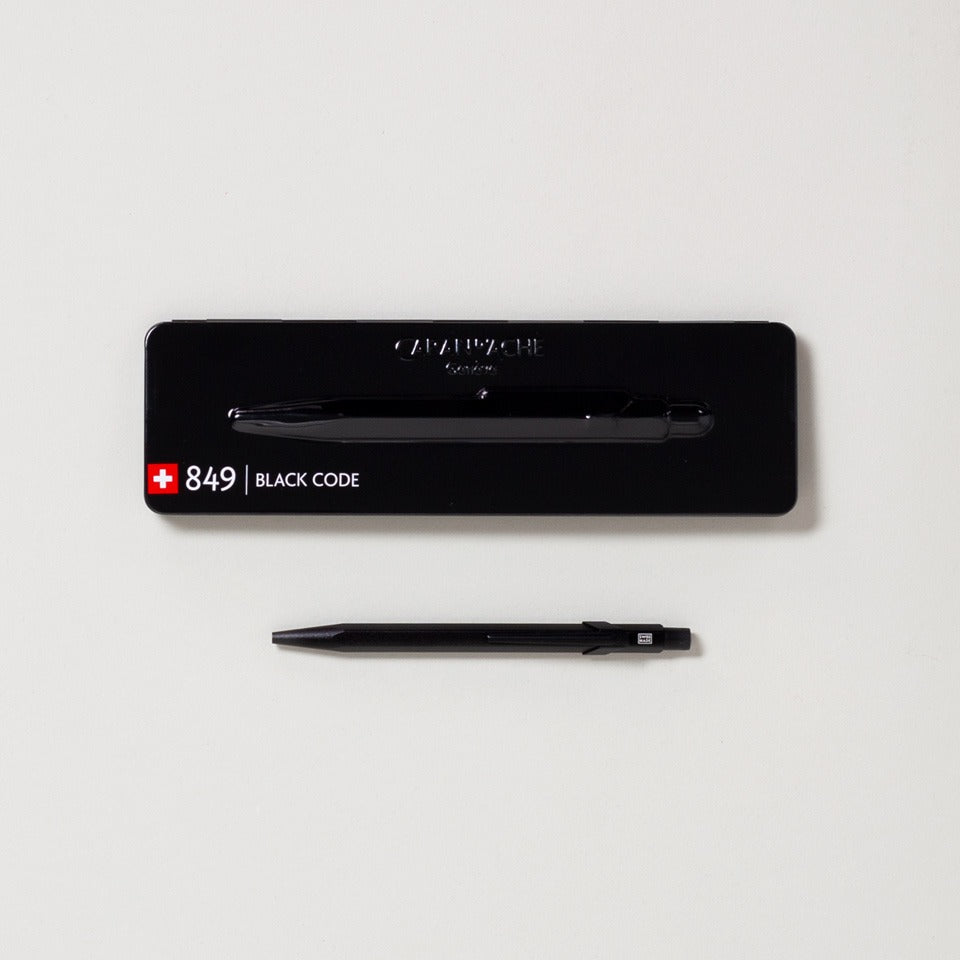 Caran d’Ache Kugelschreiber 849 Black Code schwarz – Kugelschreiber