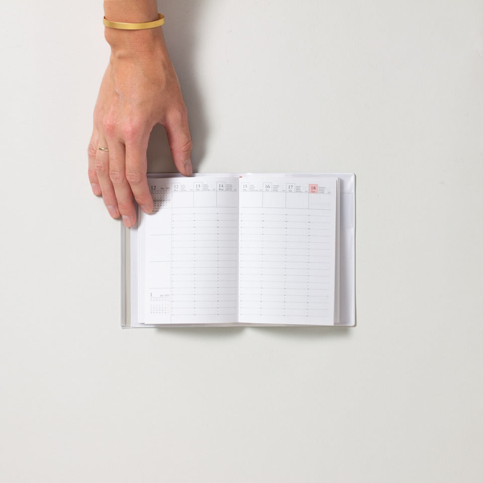 A6 Taschenkalender 2026/27 mit Umschlagtasche einfarbig